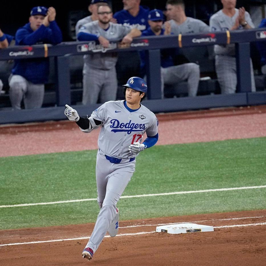 Dodgers manager Dave Roberts doesn't think slugger Shohei Ohtani heard Toronto fans' taunts
